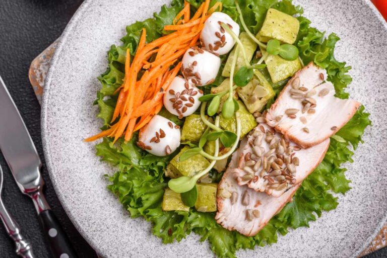 Jak komponować zdrowe i sycące sałatki